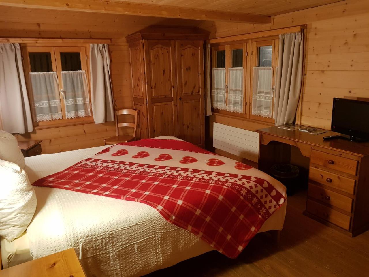 Auberge De L'Ours Вер-ль-Эглиз Экстерьер фото